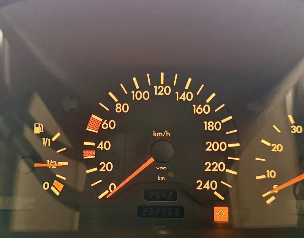 ขาย 1997 Mercedes-Benz C-Class C180 AMG มือสอง กรุงเทพฯ WowCar ขายรถมือสองในประเทศไทย
