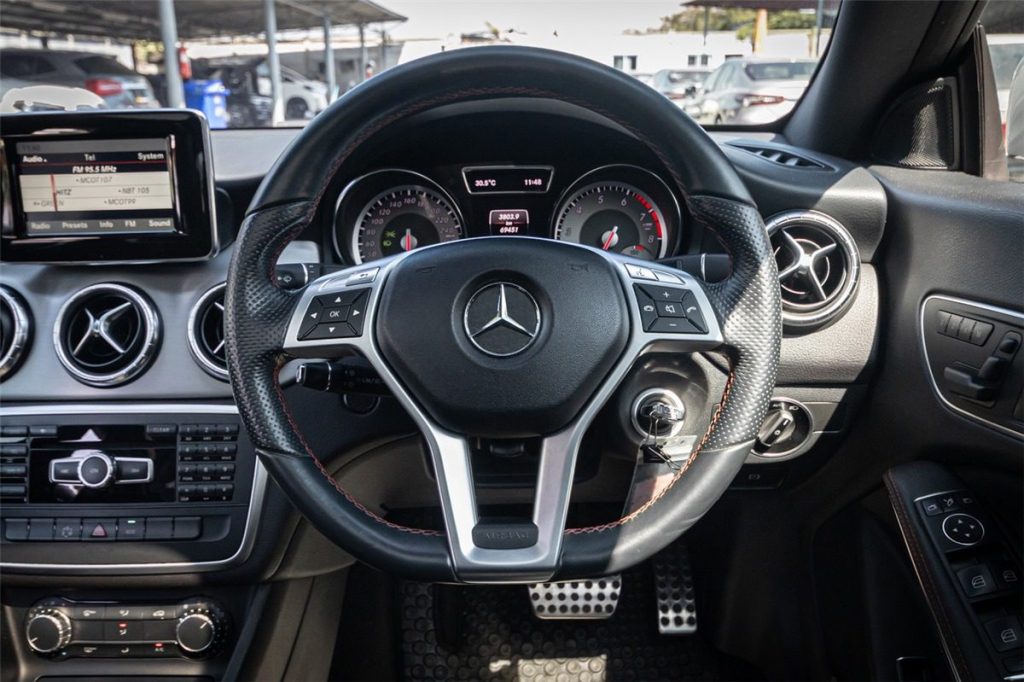 2013 Mercedes-Benz ขายรถมือสองในประเทศไทย
