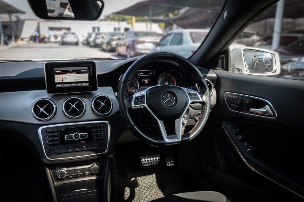 2013 Mercedes-Benz ขายรถมือสองในประเทศไทย